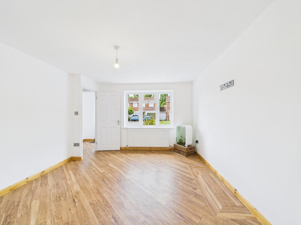 CAM02023G0-PR0155-STILL013