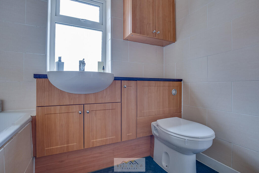 Bathroom 1.2