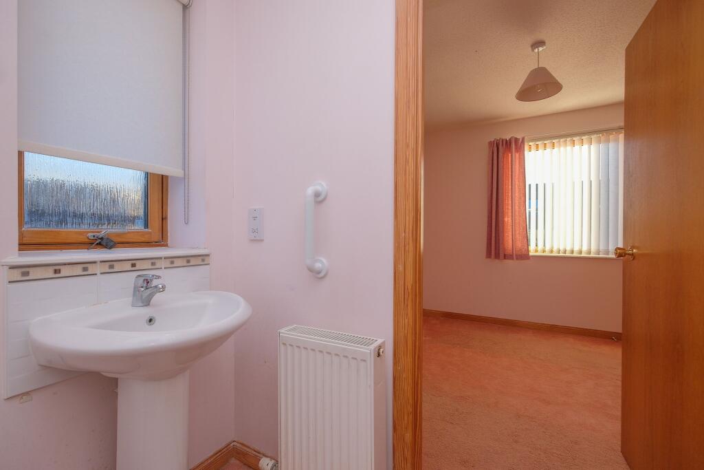 En-suite alternative view