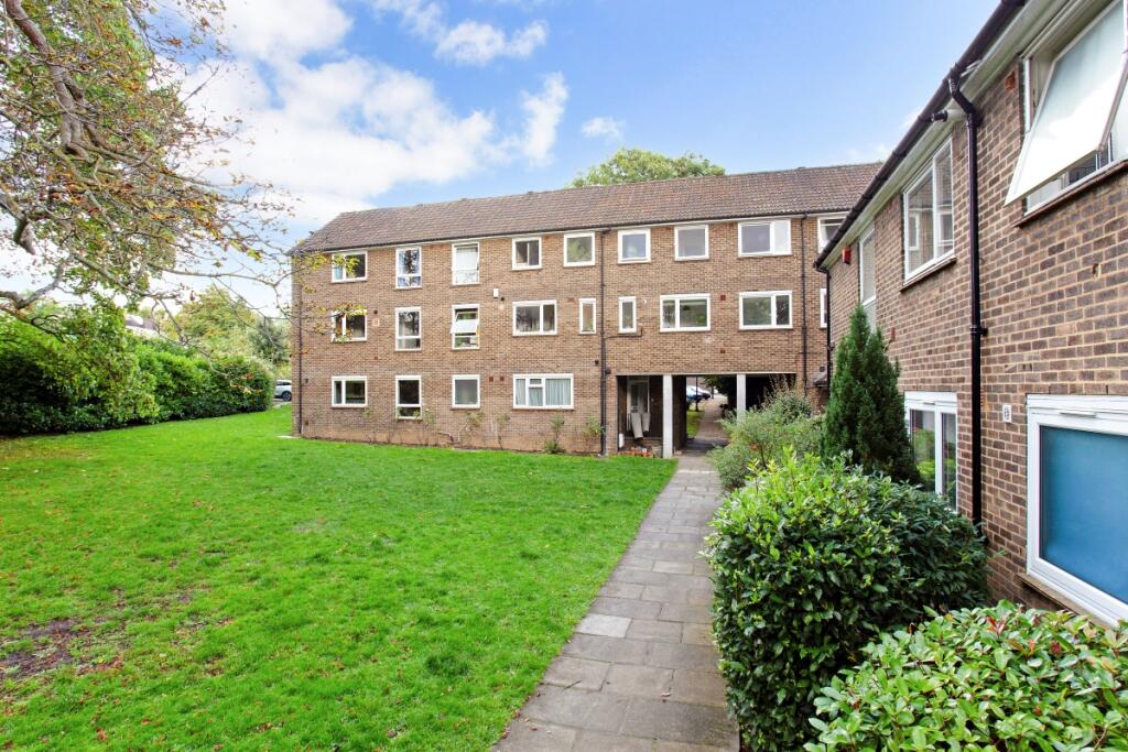 79277_33 Pond Mea...