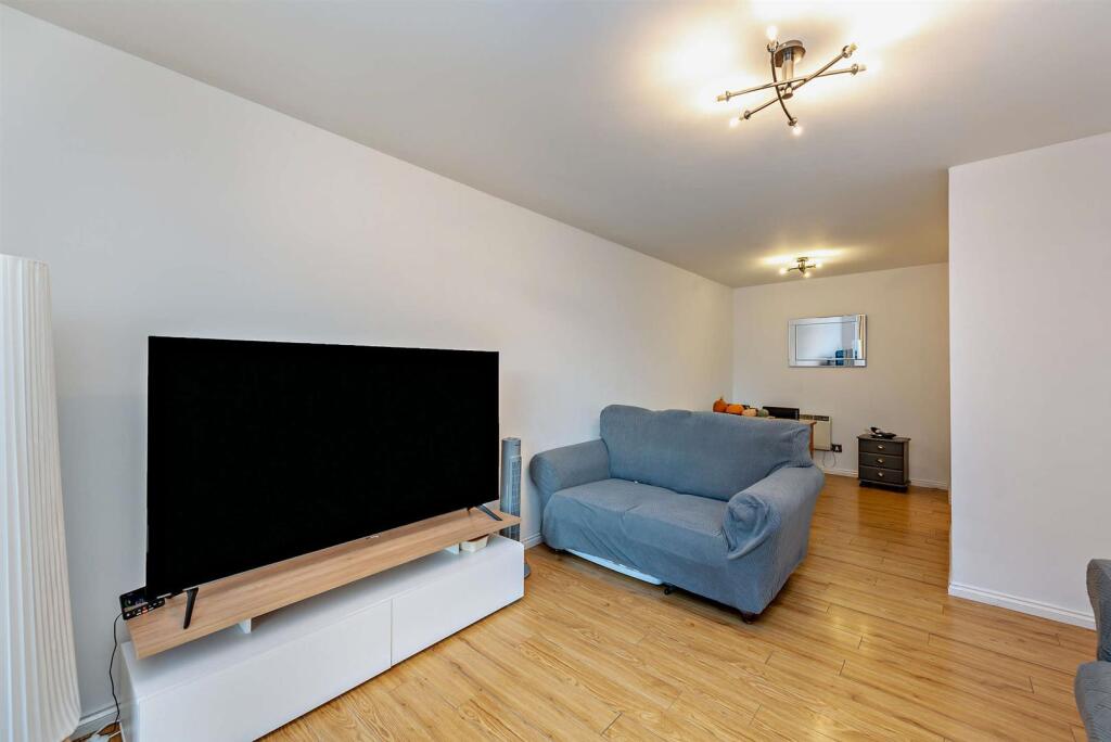 8671219-interior10-800.jpg