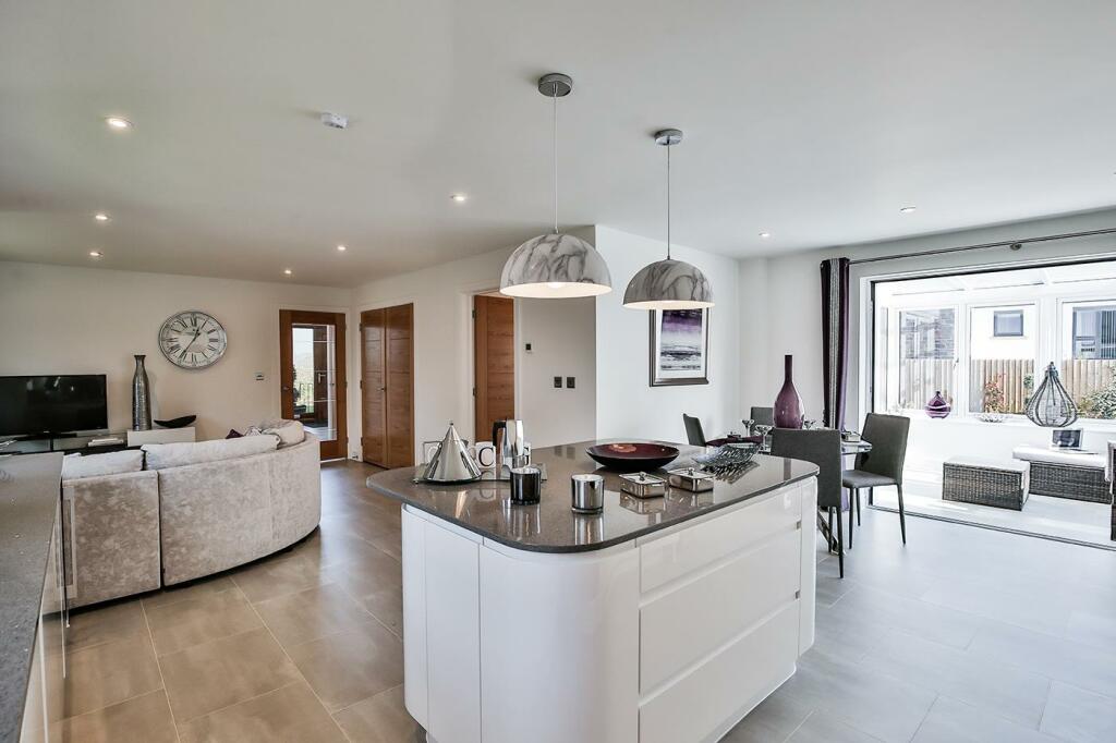 Great_Court_Farm_-_©Kite_Vision_(140_of_242)[1].jp