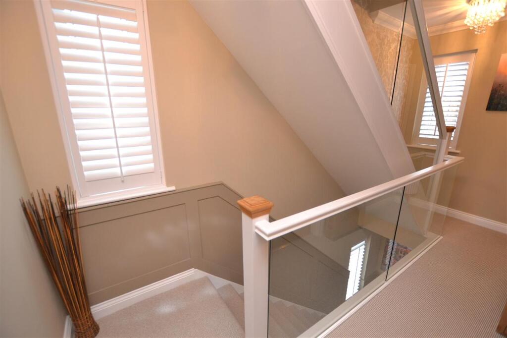FIRST FLOOR LANDING