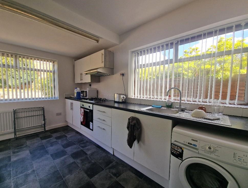 Leaf Lane, Stivichall - Kitchen