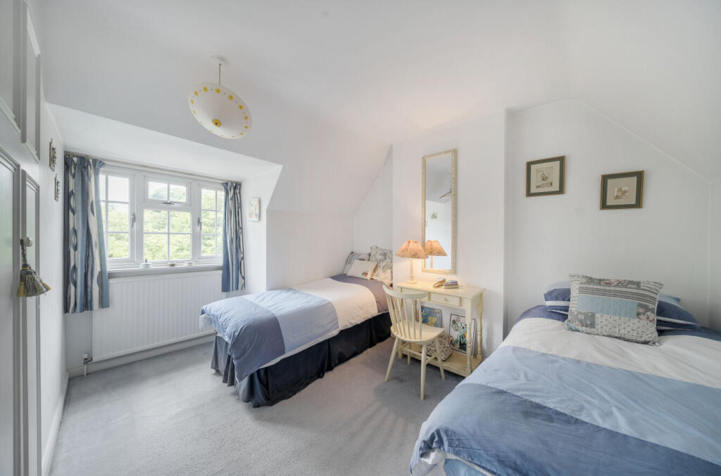 1296274-18-682de2...