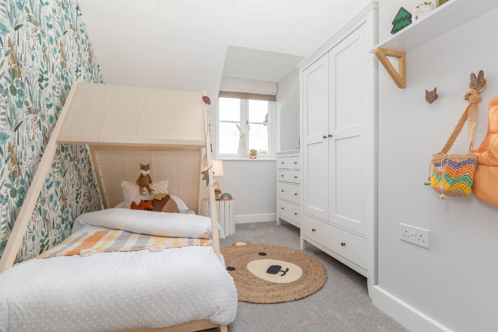 Show Home Bed 5