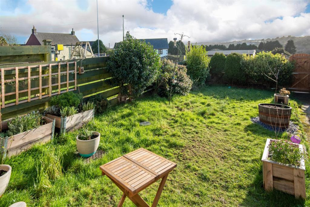 4 New Row Front Garden.jpg