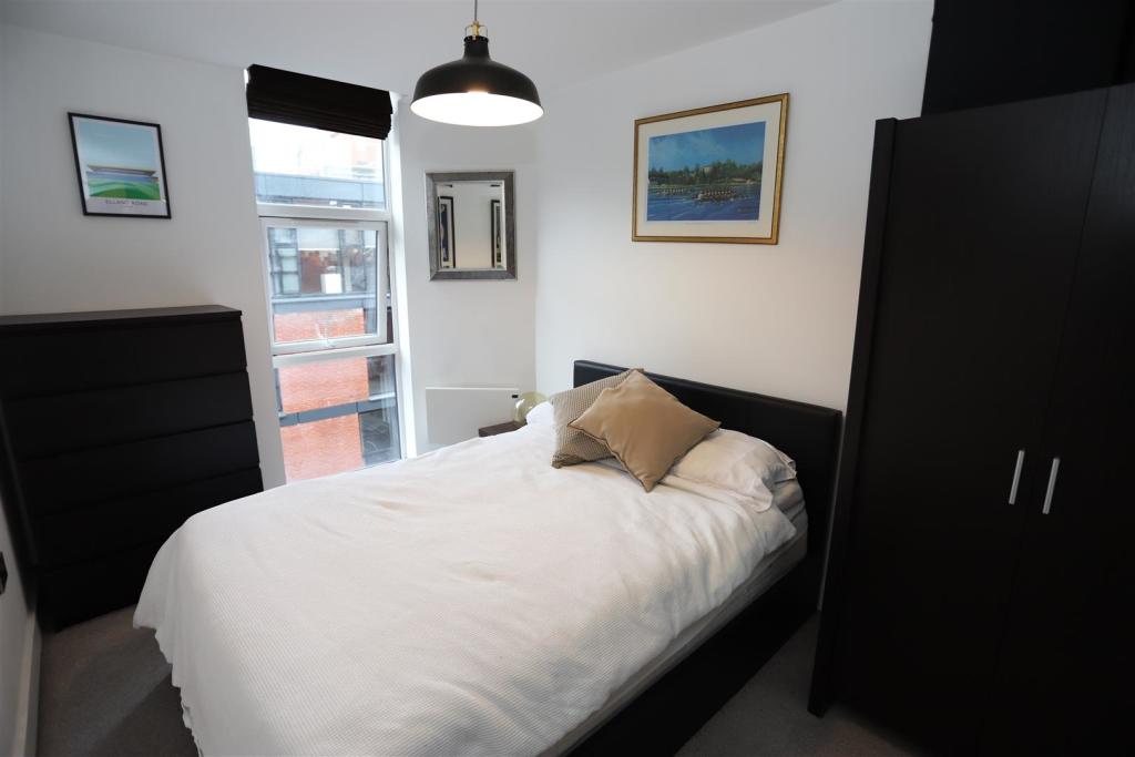 bedroom2.JPG
