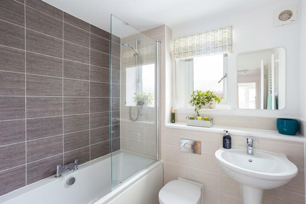 71036_21 Flora Close (17)_low.jpg
