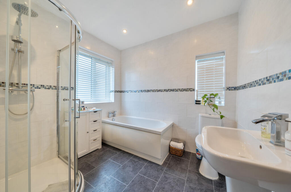 1362513-15-68dfda...