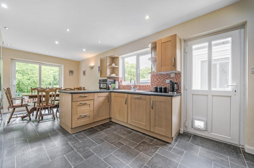 1301331-15-68402e...