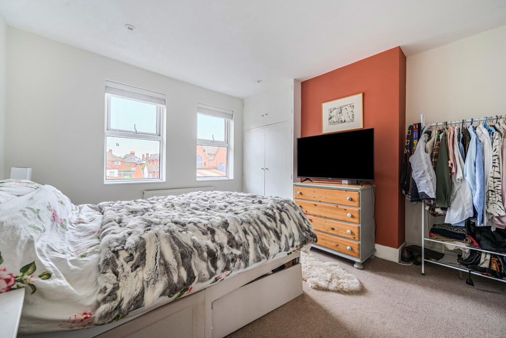 1365827-7-68f0e47...