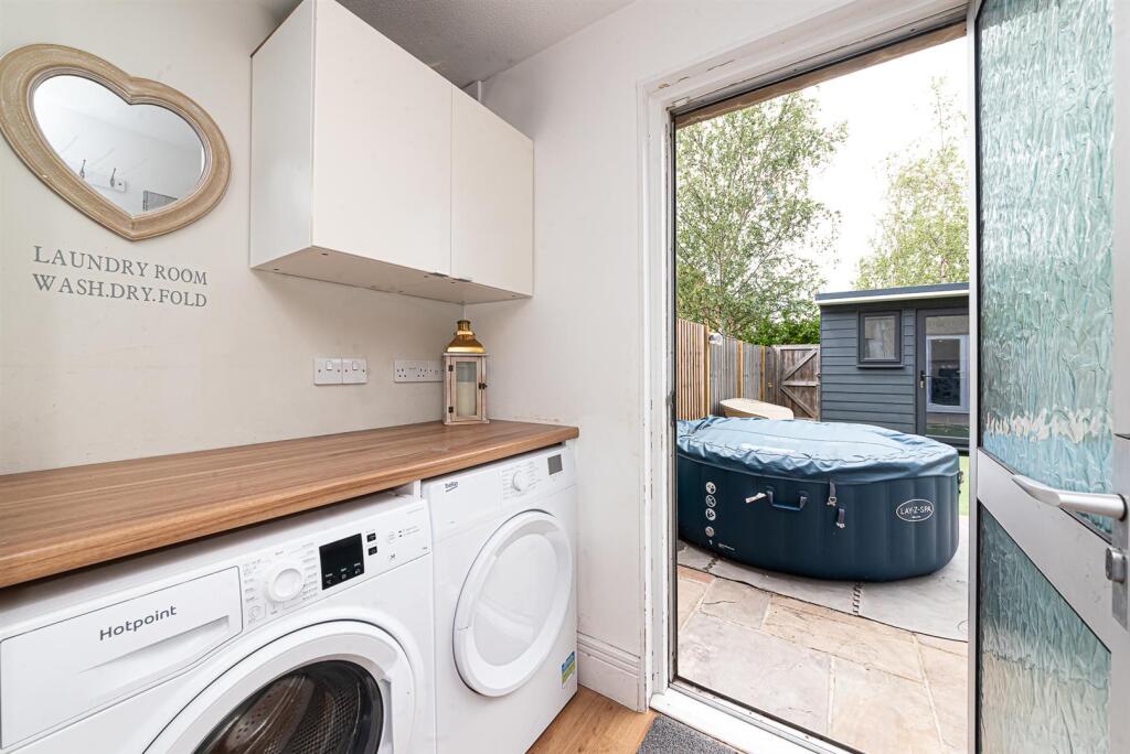 36 Fairfax Road (12).jpg