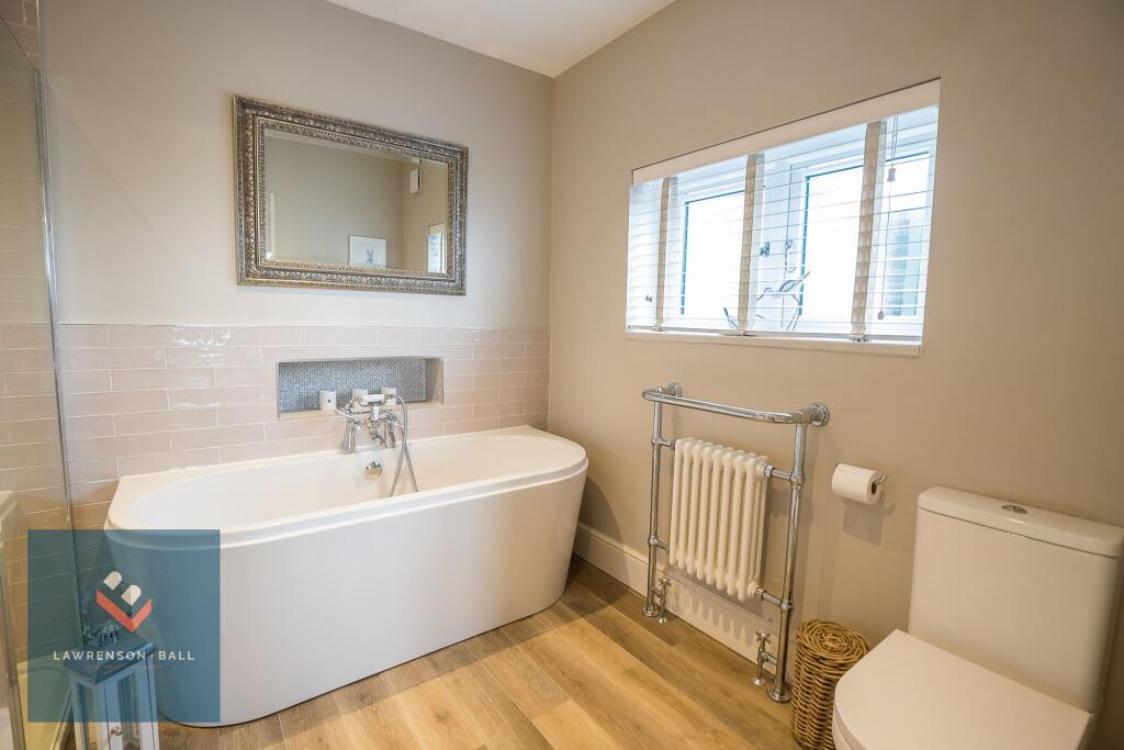 En-Suite Bathroom