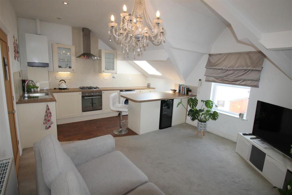 Open Plan Living / Dining Area