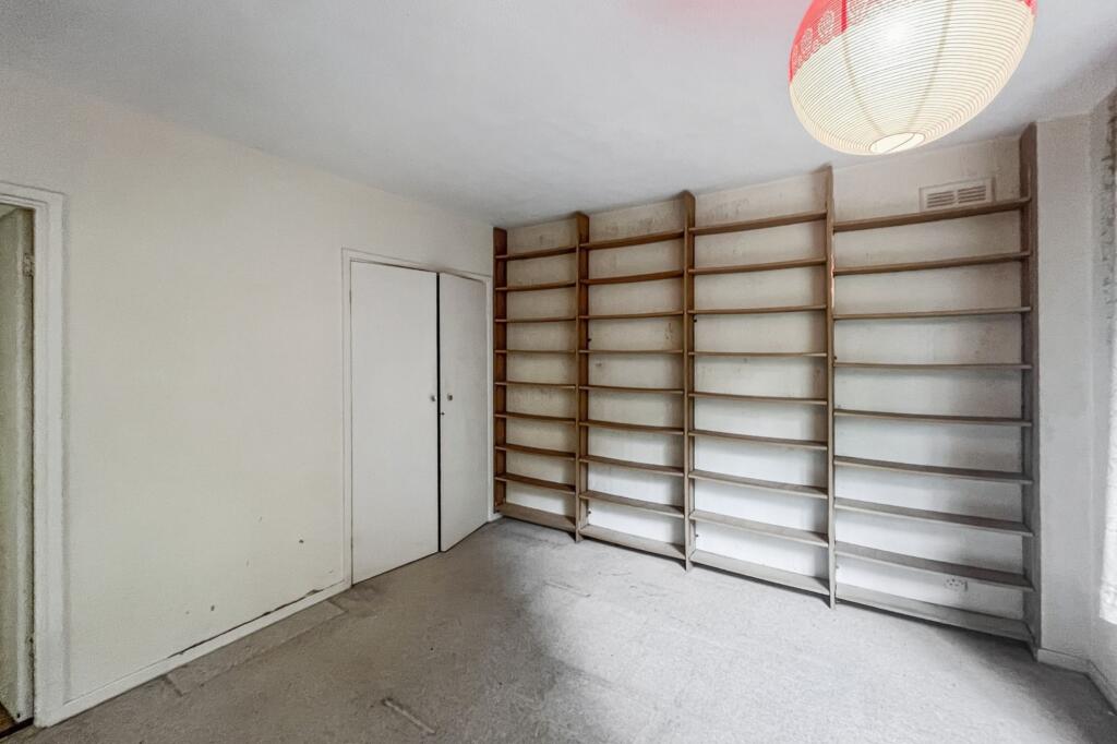 7 Marlowe Court, Lymer Avenue, Dulwich, London SE19 1LP
