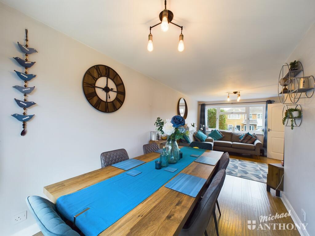 CAM02773G0-PR0247-STILL009