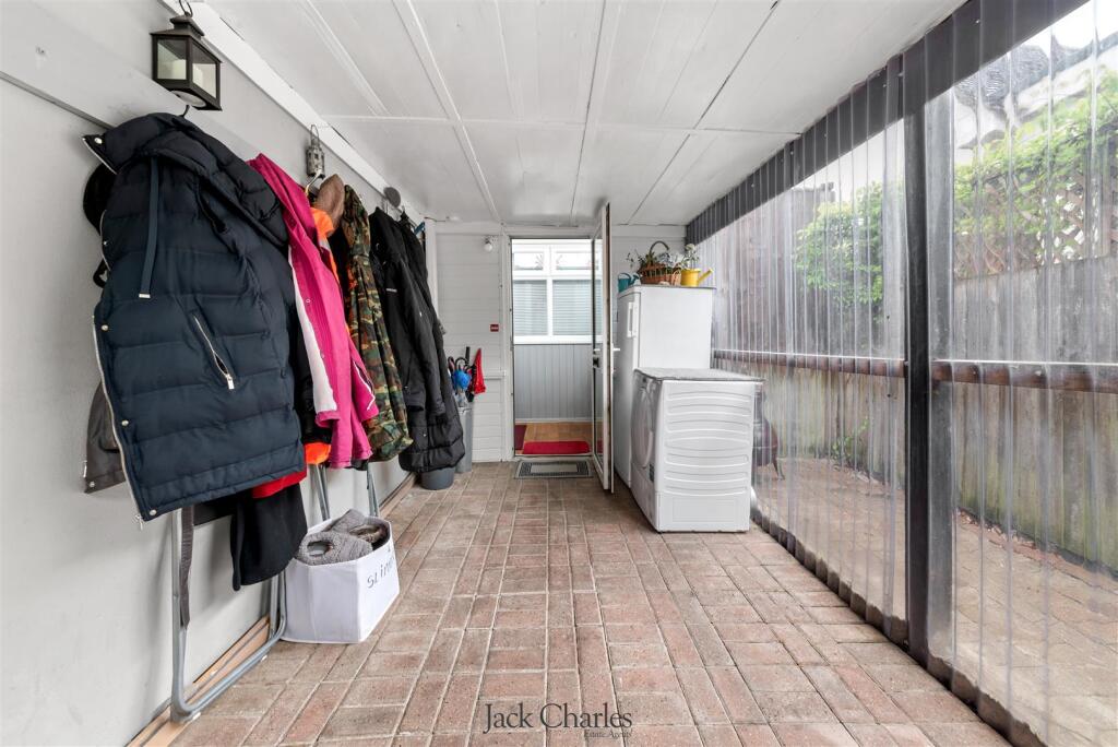 41 Lower Green 17.jpg