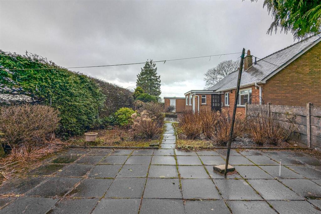 higherfields back lane standish -6.jpg