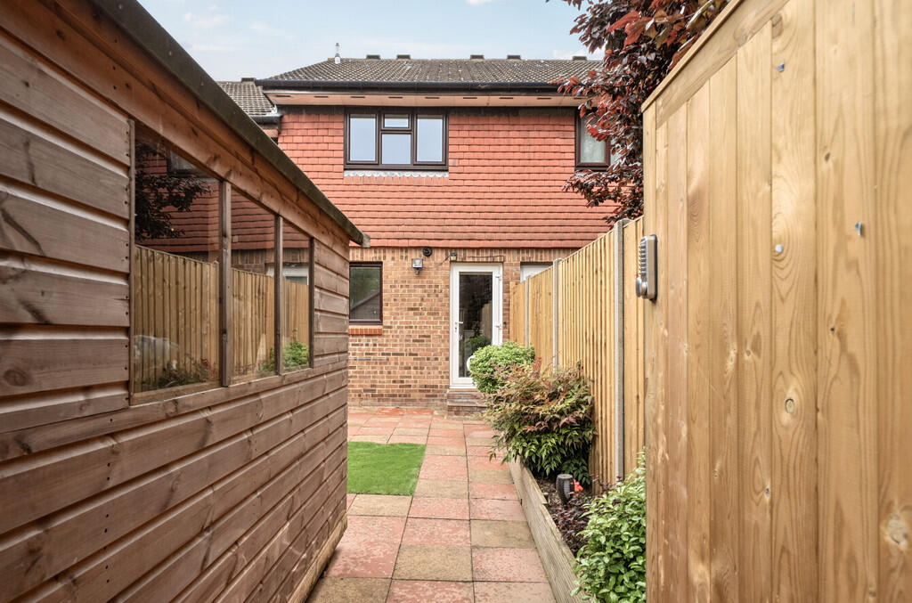 1299077-3-6835878...