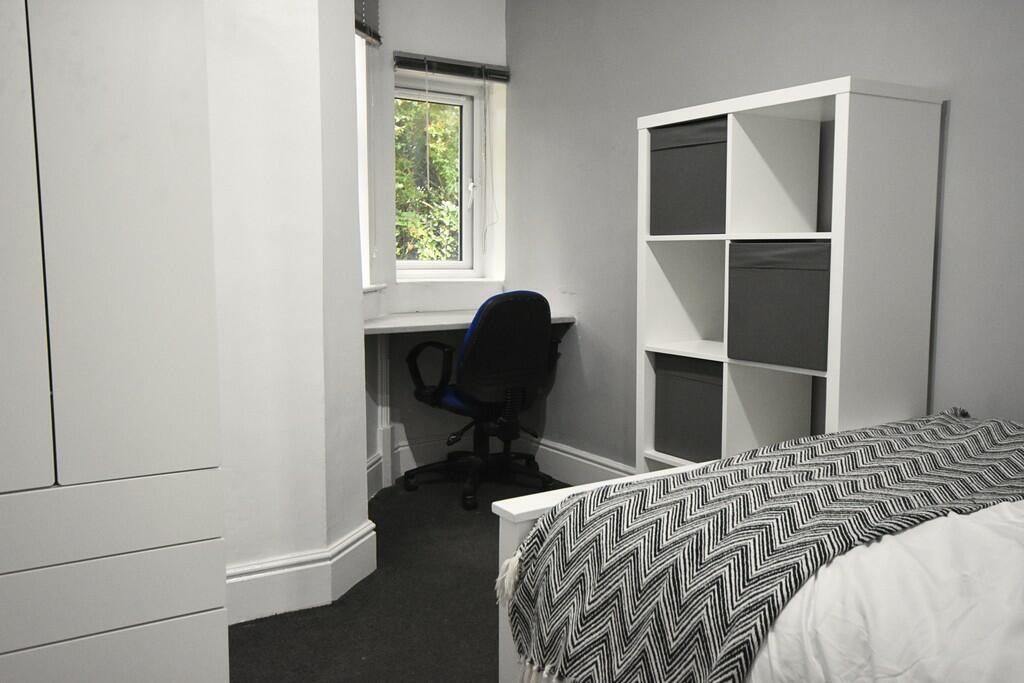 BEDROOM2 2