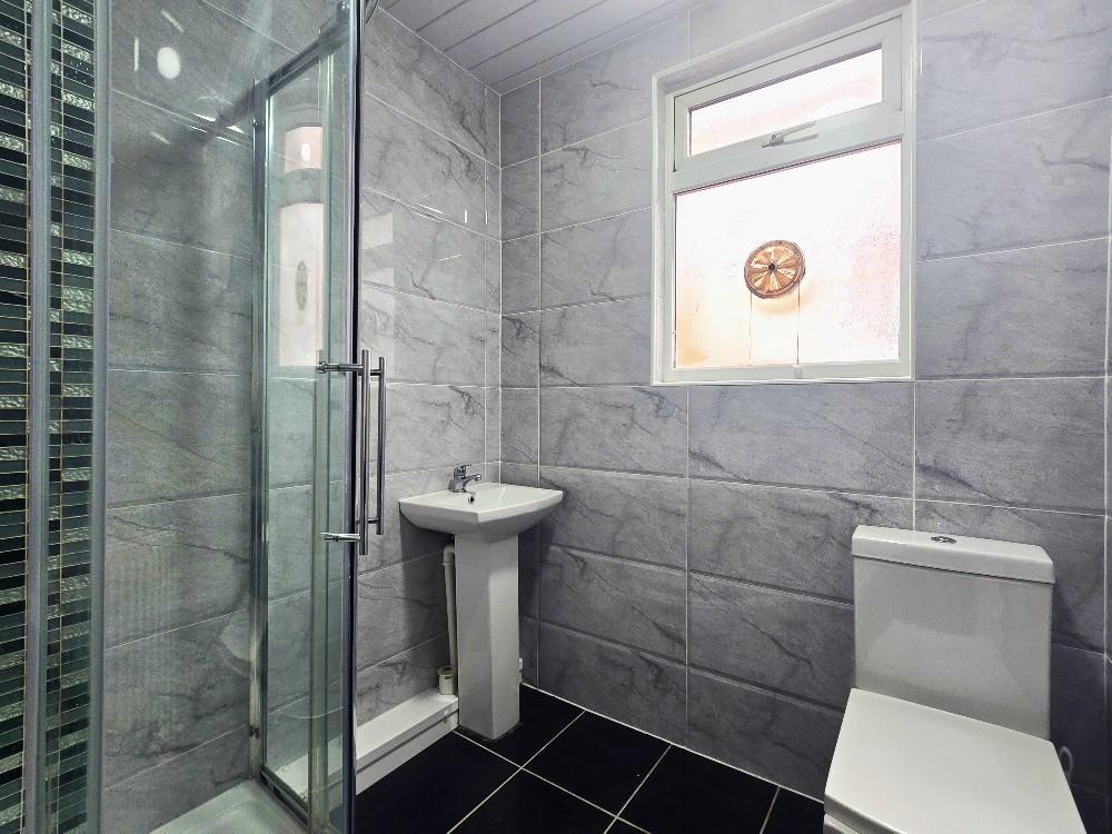Kingsway, Stoke - First Floor Shower Room