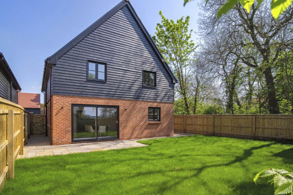 69764 4_5 Farm Court (21)_low.jpg