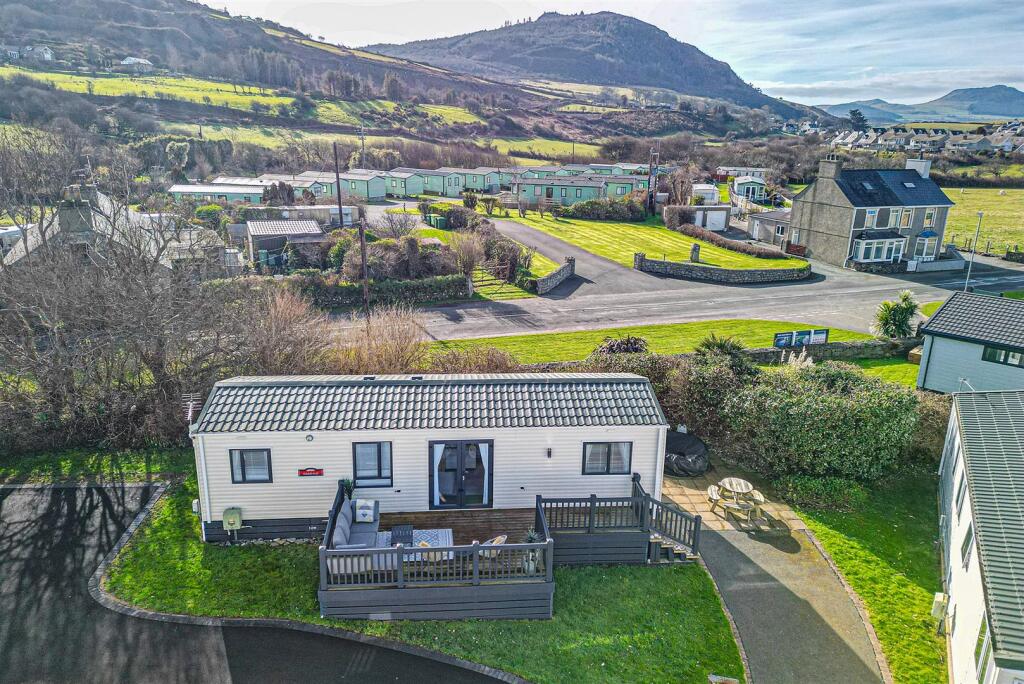 Y4-ABERAFON-PARK-AERIAL-8.jpg