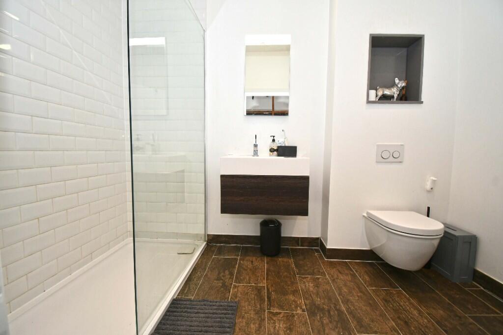 Bedroom One En Suite