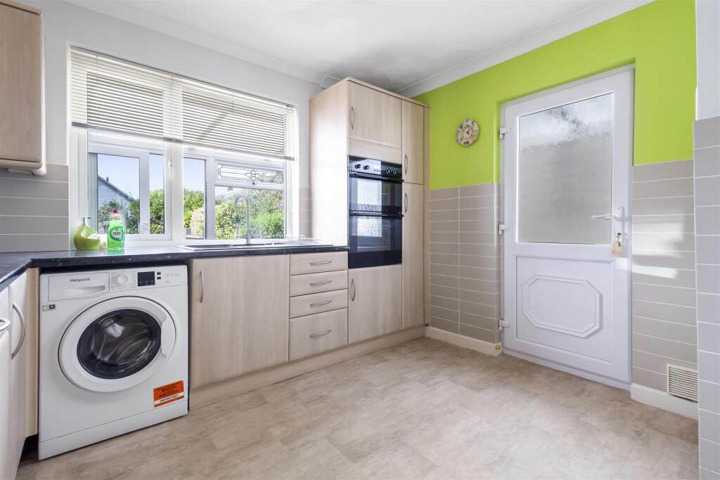 Goring Way 208-012.jpg