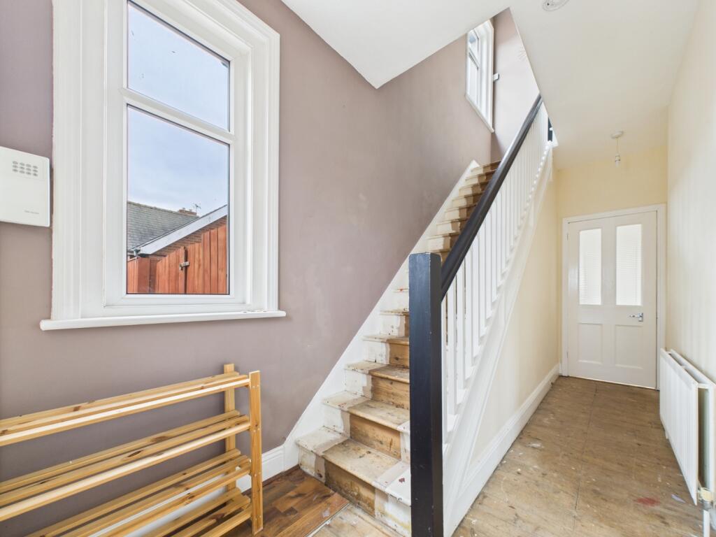 CAM02195G0-PR0079-STILL001