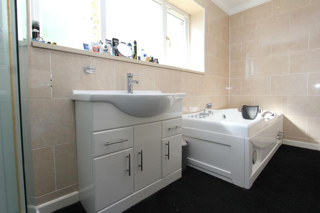 En Suite Bathroom