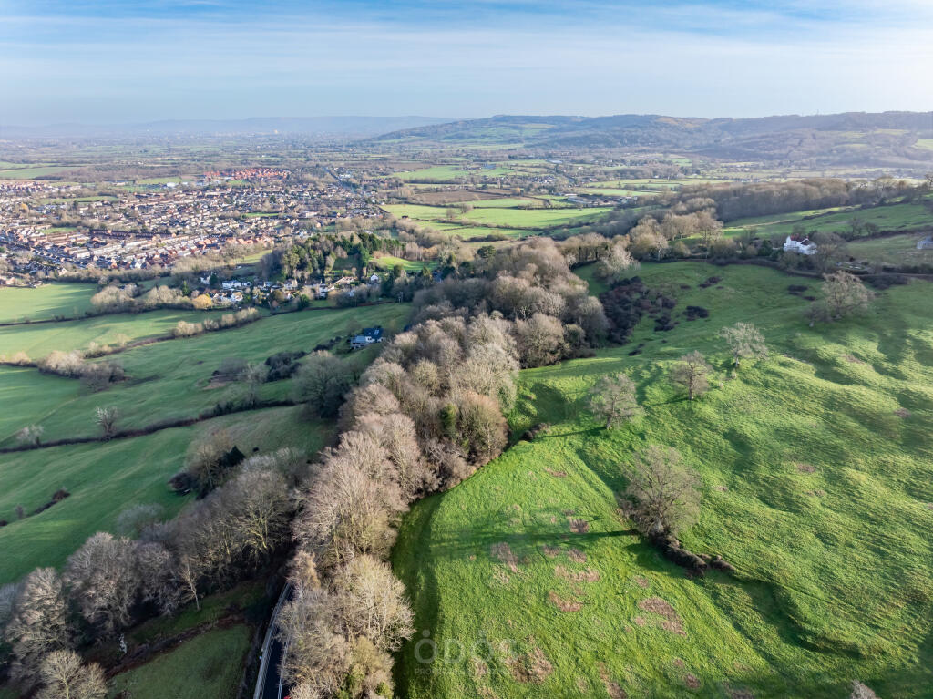 Grove Wood Painswick Road Brockworth GL3 4RU NB 6