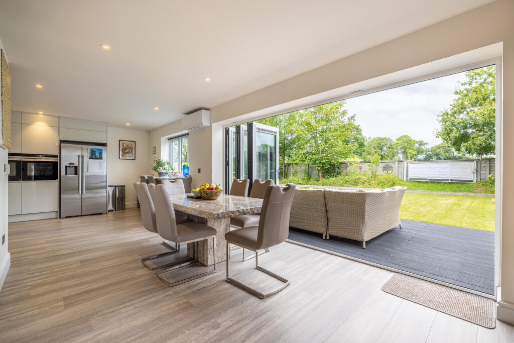 4 Old Nursery Gardens, Ashcott-10