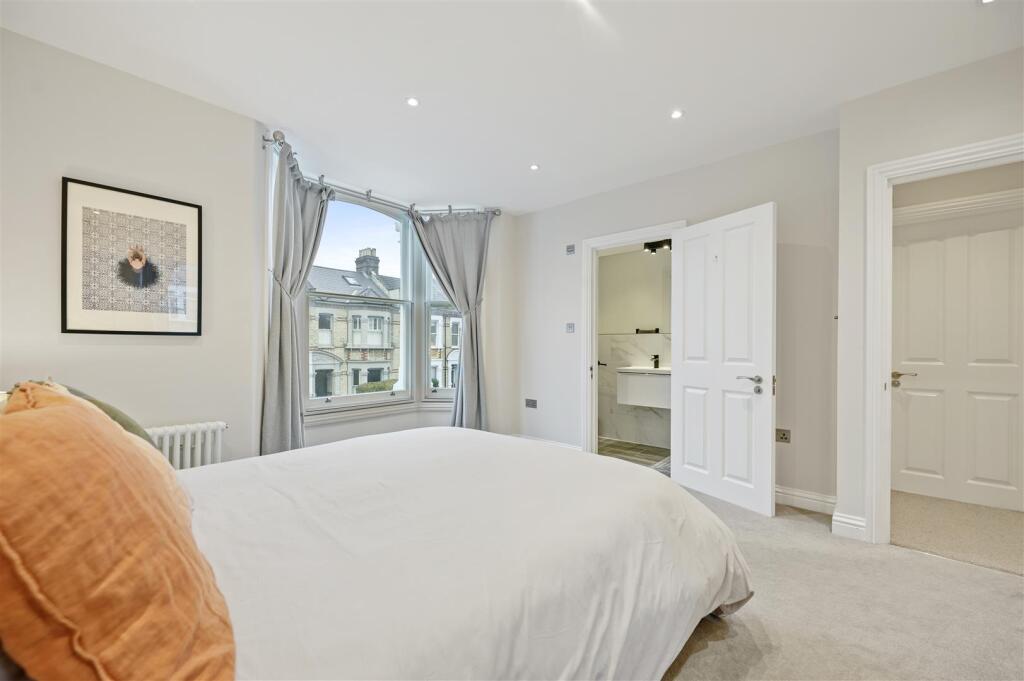 Bloemfontein Road - BedroomA3 (1).JPG