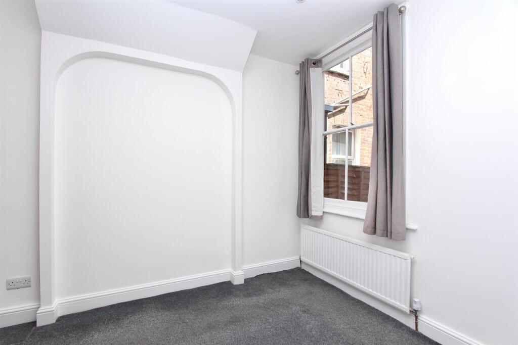 St. Margaret's Avenue, N15