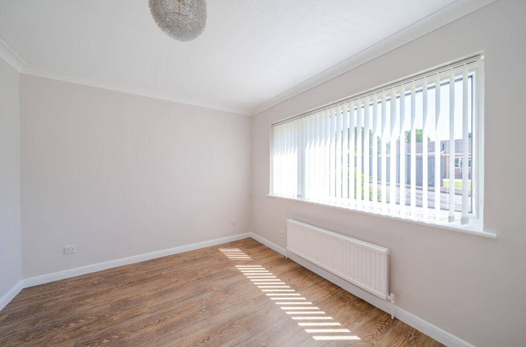 1318096-4-686d228...