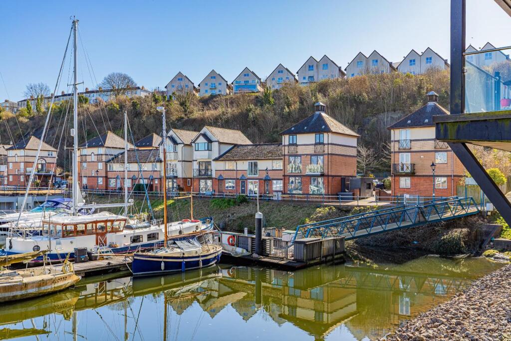 Plas Glen Rosa ext-2.jpg