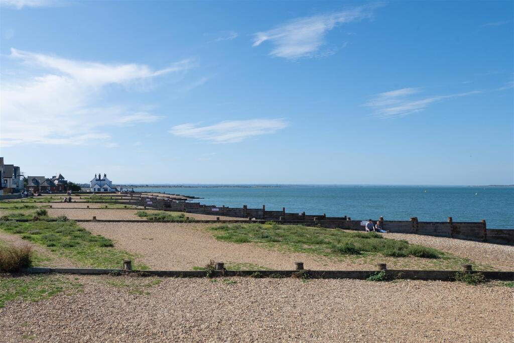 Island Wall, Whitstable