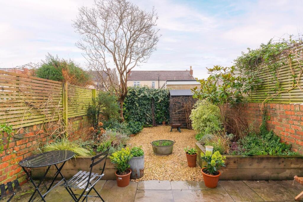 0B2RHD - External G.jpg