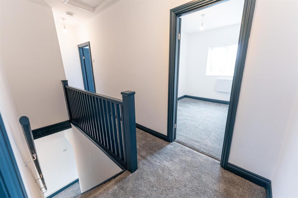 160 Lightwood Road - by Ralph Media Group 01103.jp