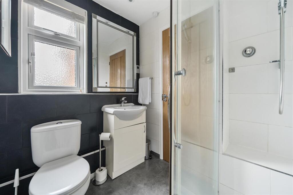 Bathroom in annex