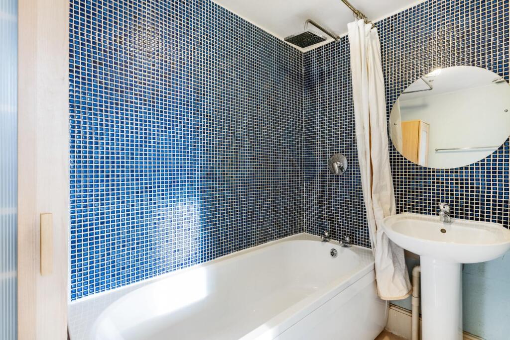 Flat 2, 1 Walcot Terrace, Bath, BA1 6AB-12.jpg