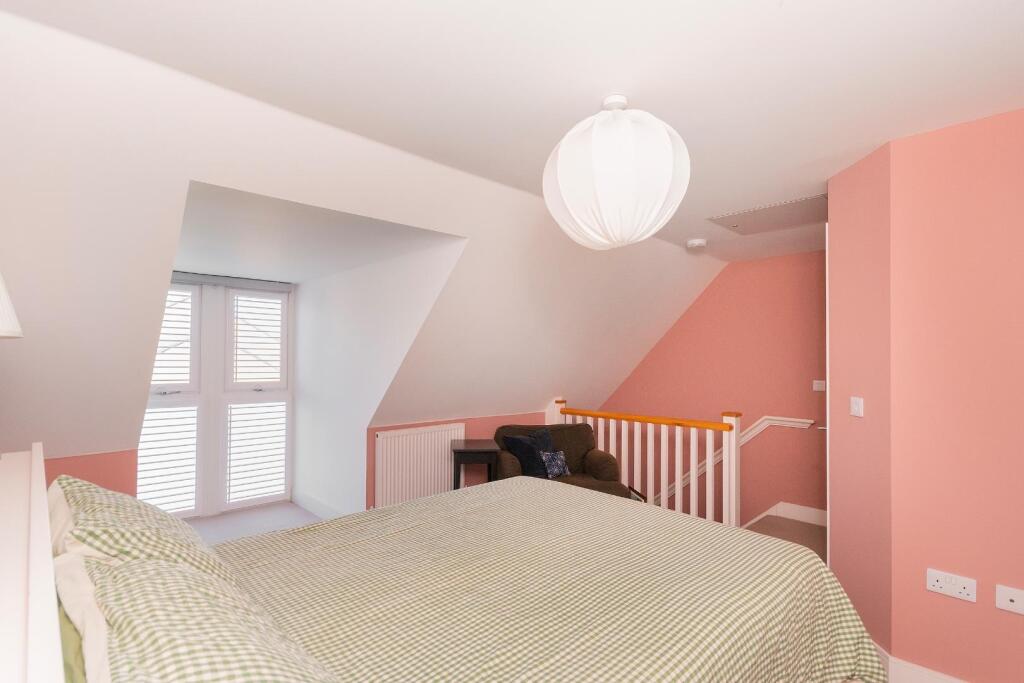 2O4PHCBH - Bedroom H.jpg