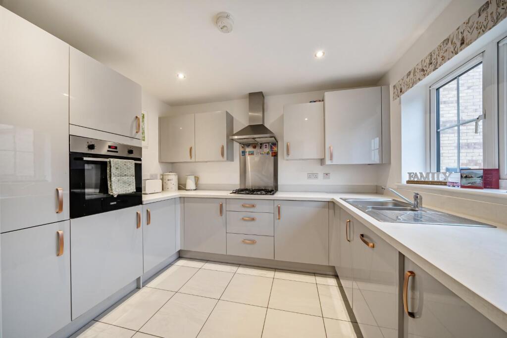 kitchen 1.jpg