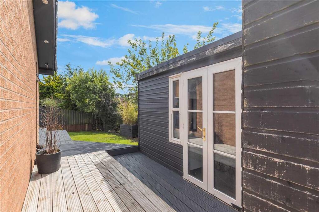 Summer House / Shed
