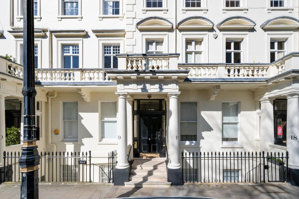 Warwick Square,19B-P
