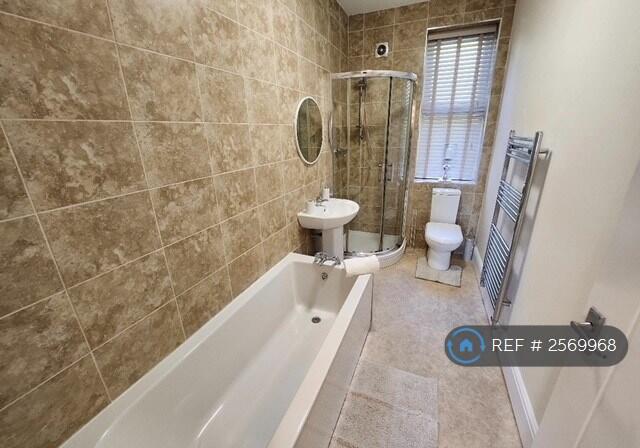 Family Bathroom 