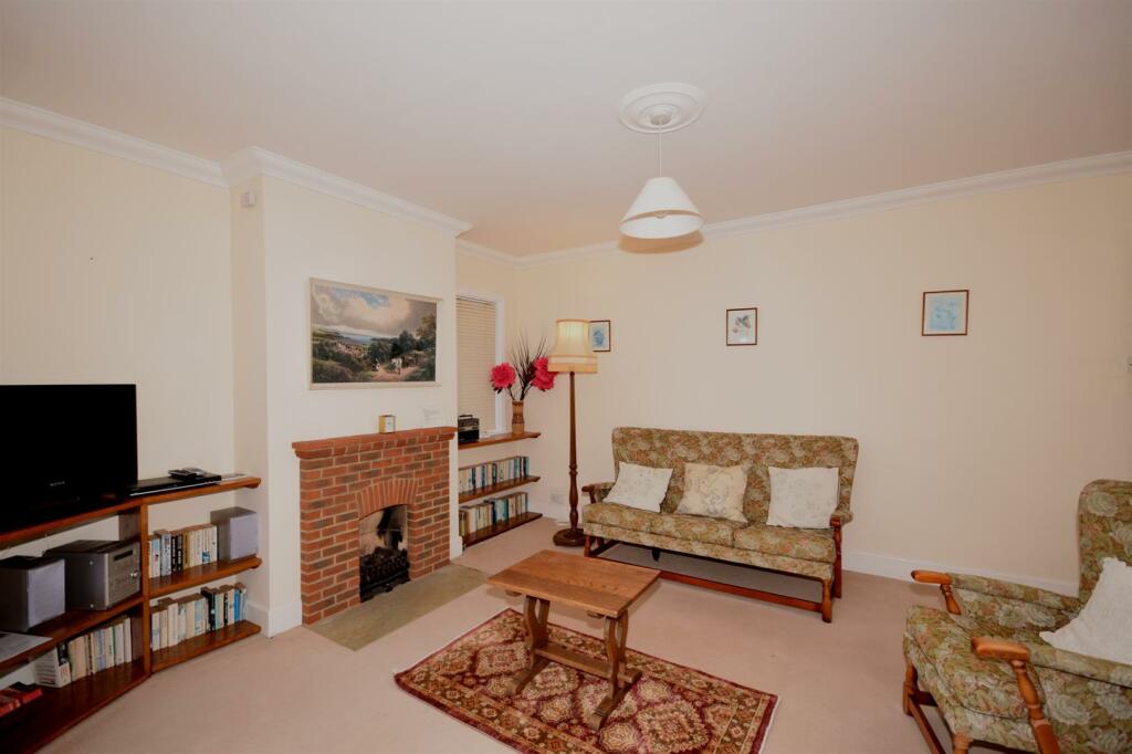 SITTING ROOM