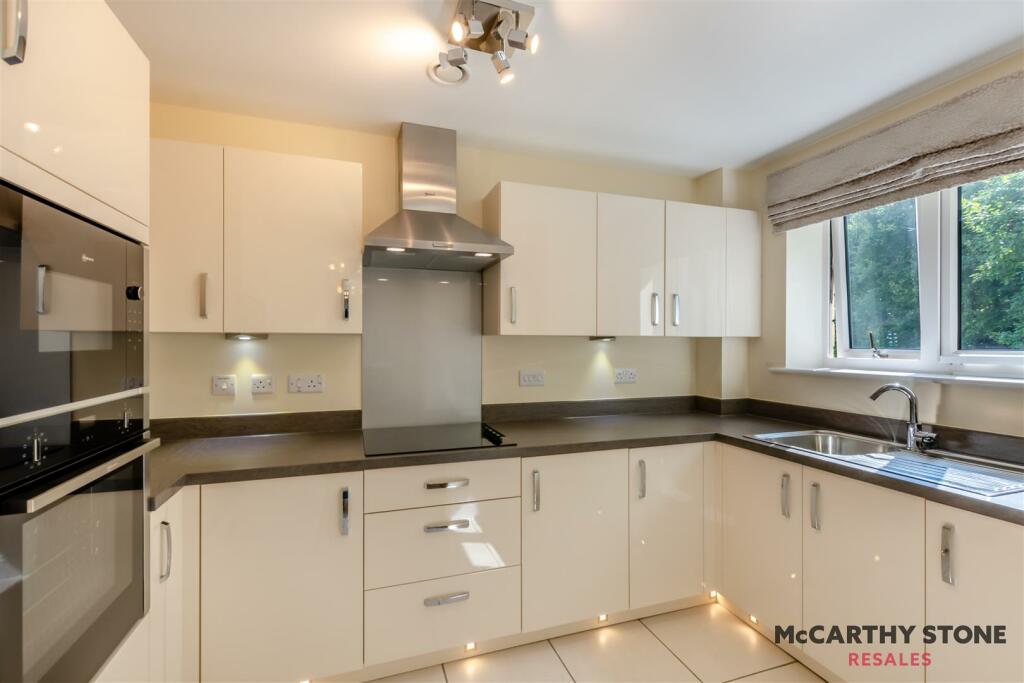 8614808-interior03.jpg